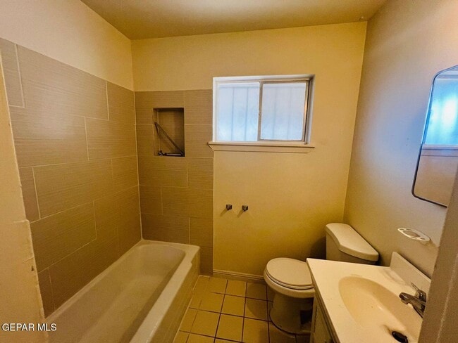 Building Photo - 9632 Montwood Dr