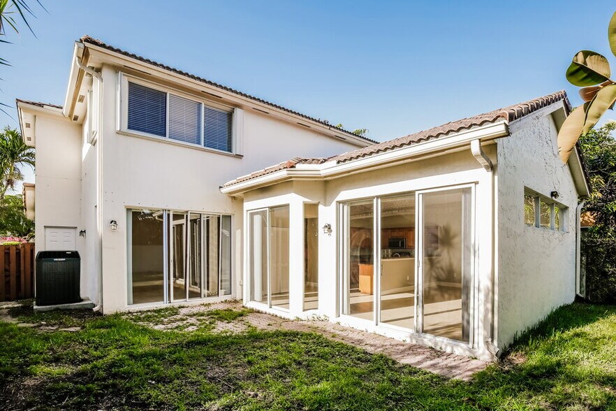 Building Photo - 15618 SW 112th Dr