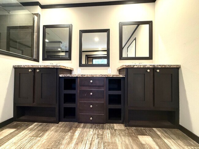 Building Photo - 3 bed 2 bath Mountain Living home!