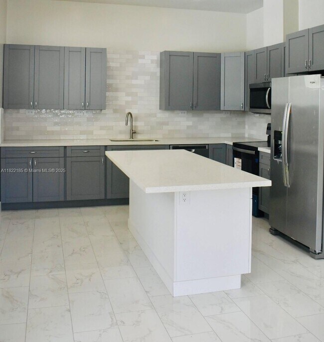 Building Photo - 29 Palmetto Dr