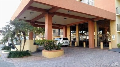 Building Photo - 290 174 Street, Unit 417, Sunny Isles Beach
