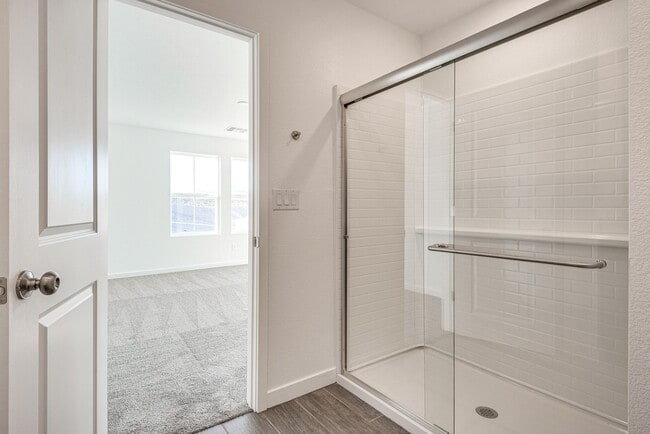 Building Photo - Sleek Contemporary Townhome with Open Layout in Prime Las Vegas Location