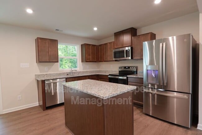 Building Photo - 1164 Canterbury Rdg Rd