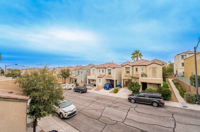 Building Photo - CHARMING FULLY FURNISHED 2 BEDROOM!