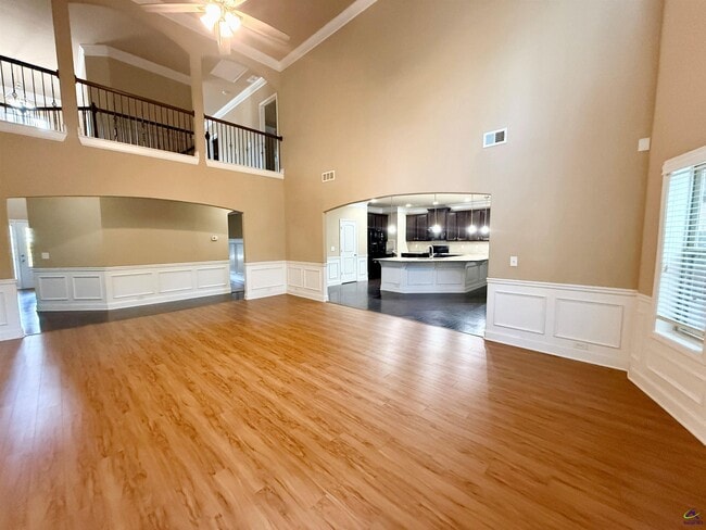 Building Photo - 108 W Haven Dr