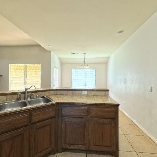 Building Photo - Move-In Ready Choctaw Gem with Modern Kitc...