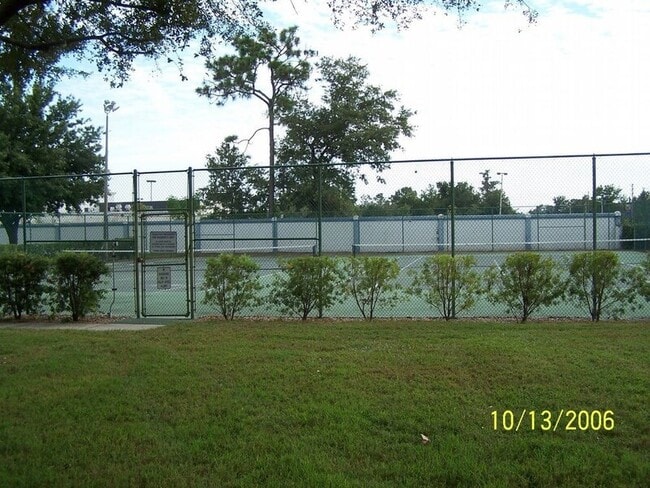 Building Photo - 952 Courtyard Ln