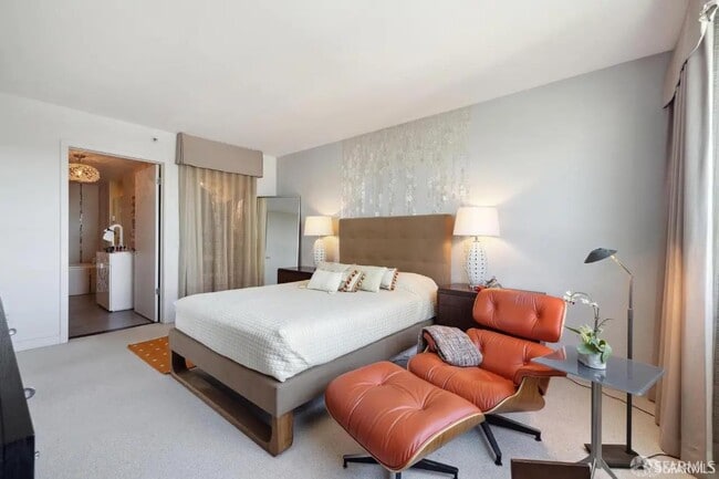 Building Photo - 1388 Gough St