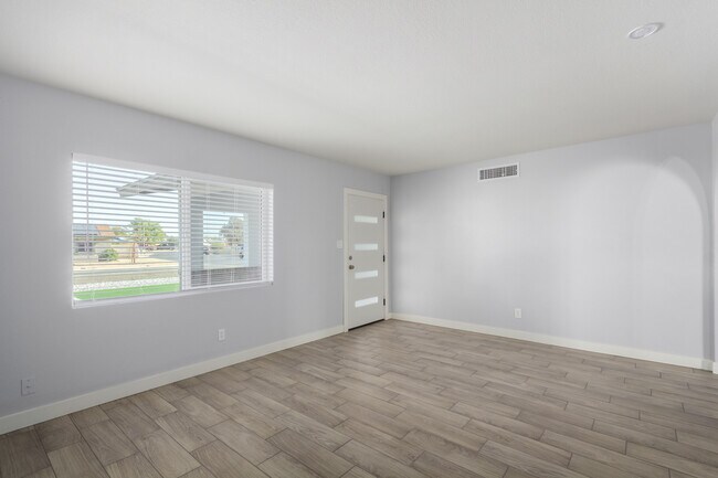 Building Photo - 4302 N 80th Ln