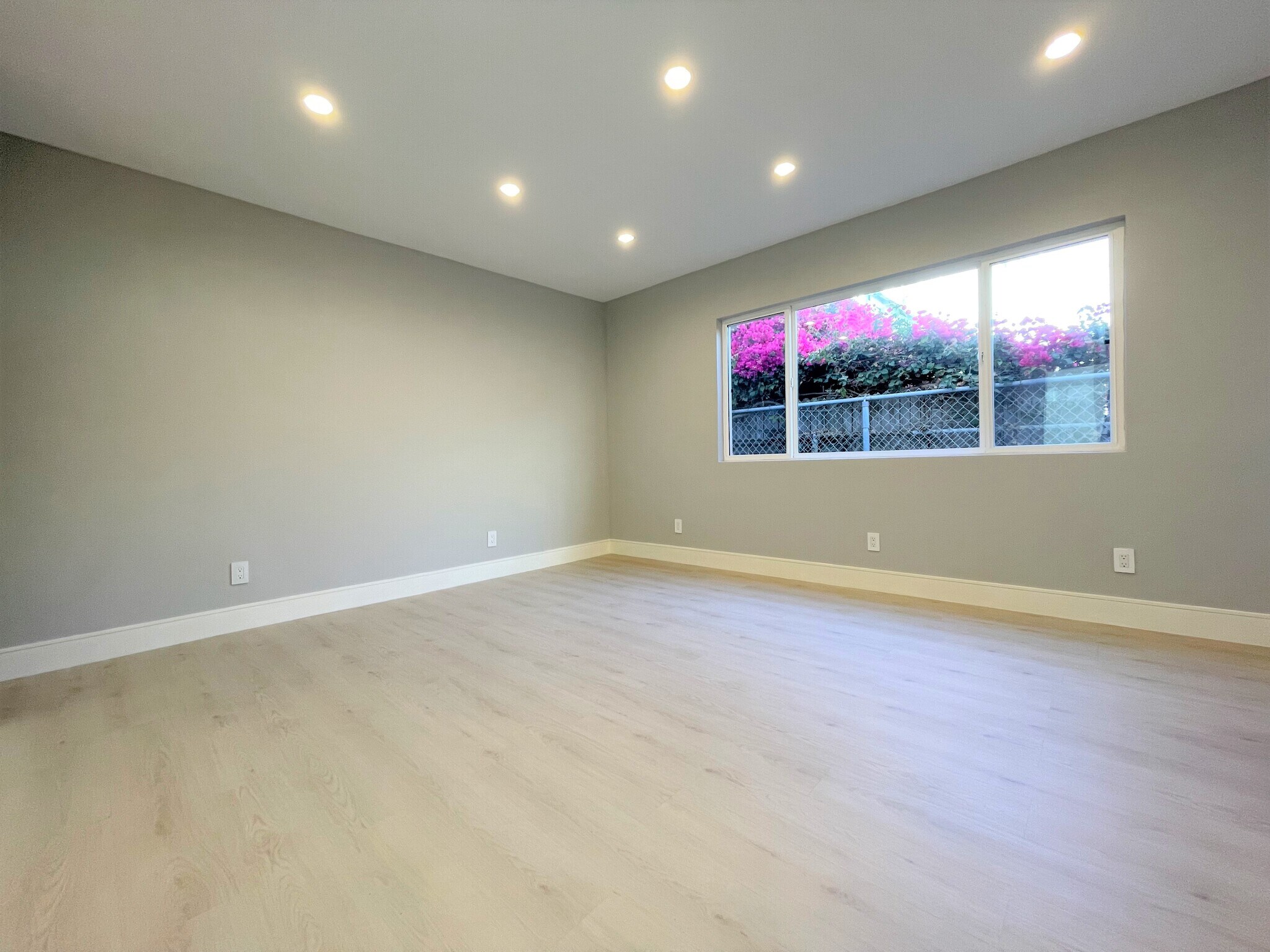 Building Photo - 36 Paloma Ave