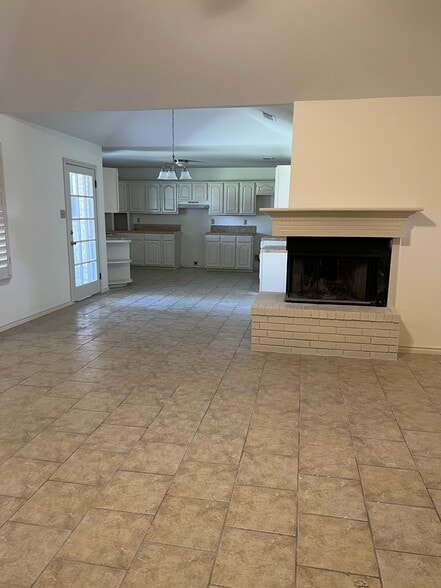 Building Photo - 1218 Saint John Loop