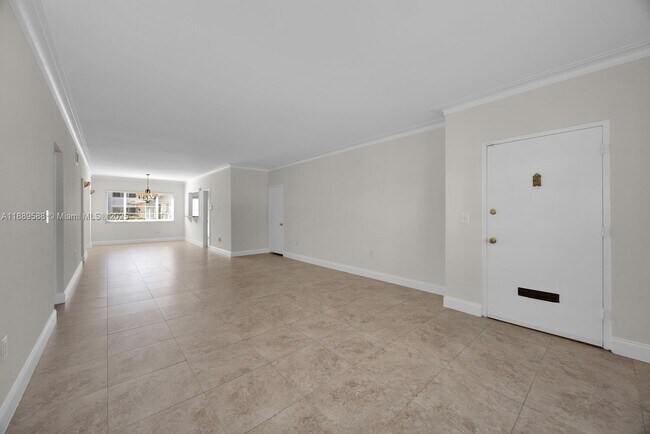Building Photo - 940 Sevilla Ave