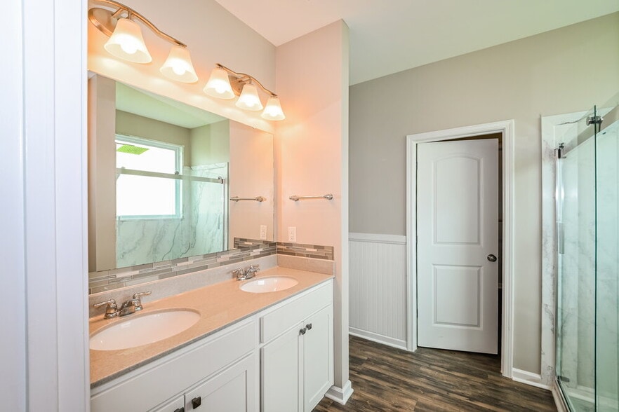 Building Photo - 1326 Aurora Ct