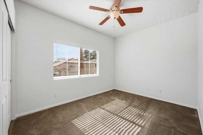 Building Photo - Exquisite 5-bed, 3-bath home w/ spacious 3-car garage offers luxurious living & effortless entert...