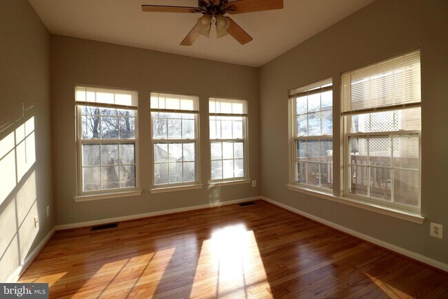 Building Photo - 2581 Sutters Mill Dr