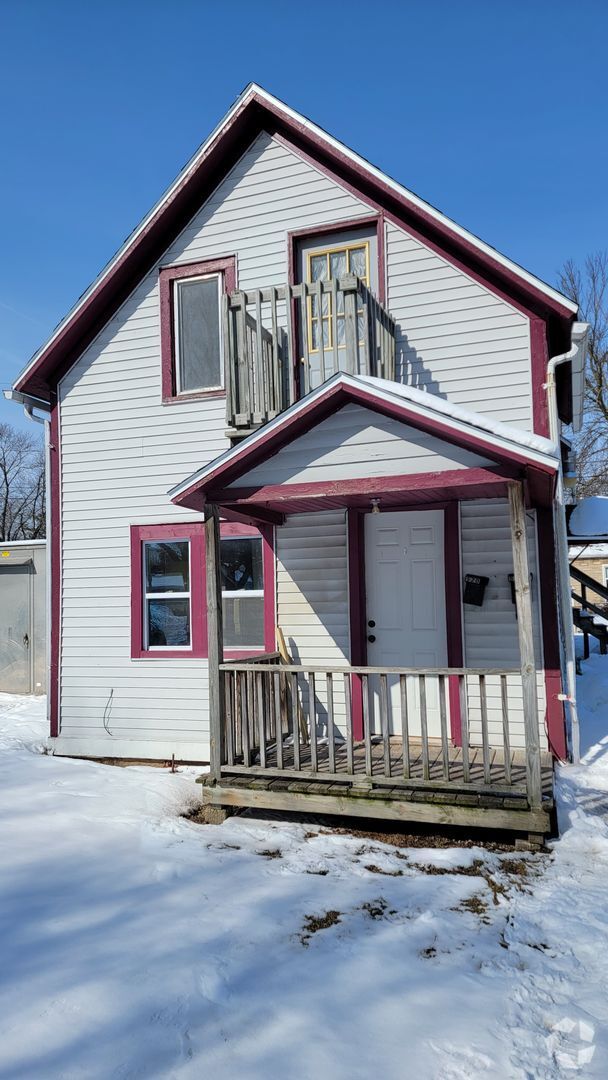 Building Photo - 520 14th Ave