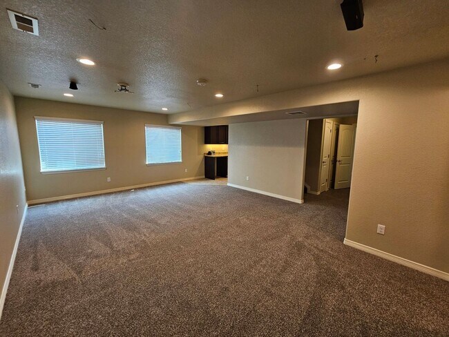 Building Photo - 6471 Stingray Ln