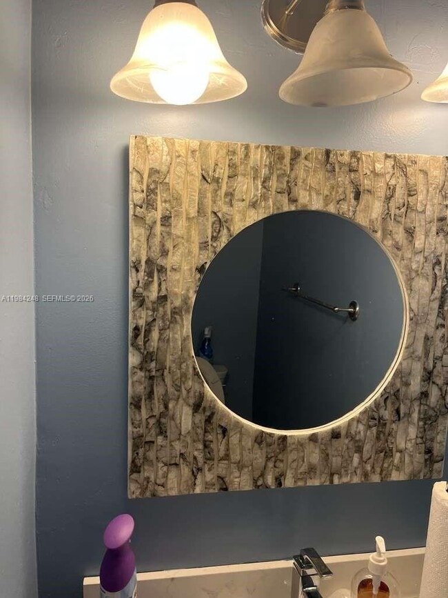 Building Photo - 9787 Riverside Dr