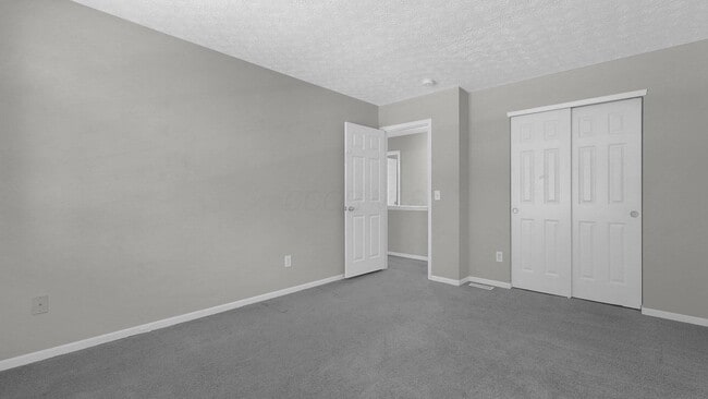 Building Photo - 133 Feathertip Ln