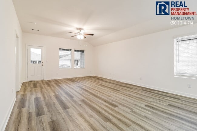 Building Photo - 108 E Fredonia Ct