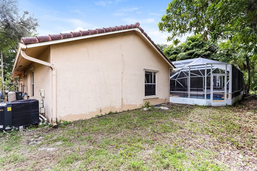 Building Photo - 4557 NW 51st St