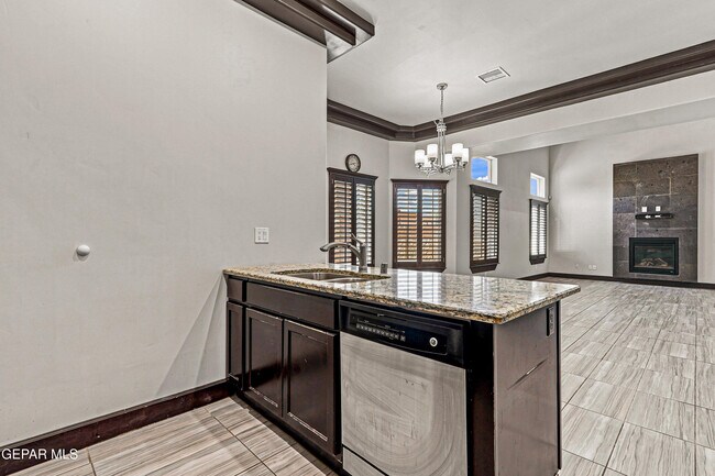 Building Photo - 12744 Midland Ct