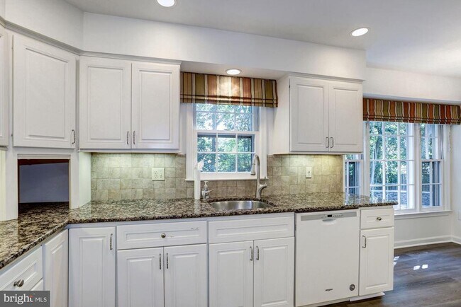 Building Photo - 9012 Penn Manor Ct