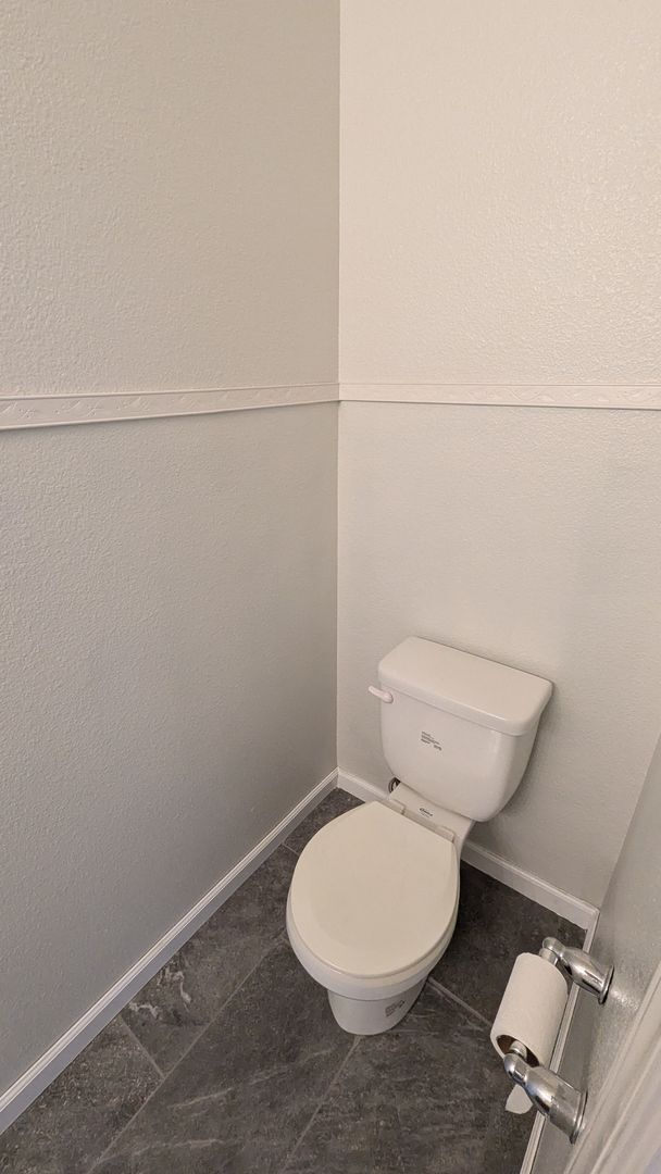 Building Photo - Immaculate 4 Bedroom 2.5 Bath Home in Sierra Meadows