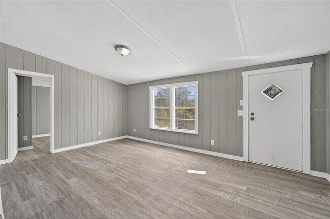 Building Photo - 39256 Lizabeth Cir