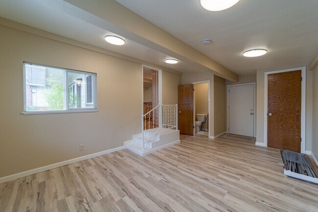 Building Photo - 1732 L St