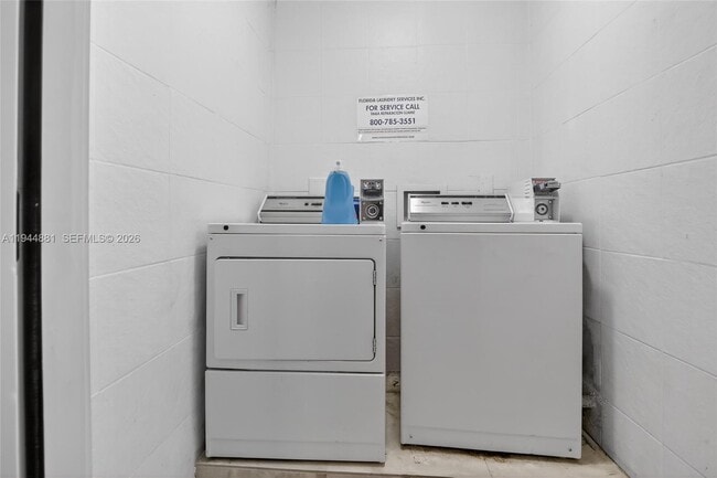 Building Photo - 5731 NE 18th Ave