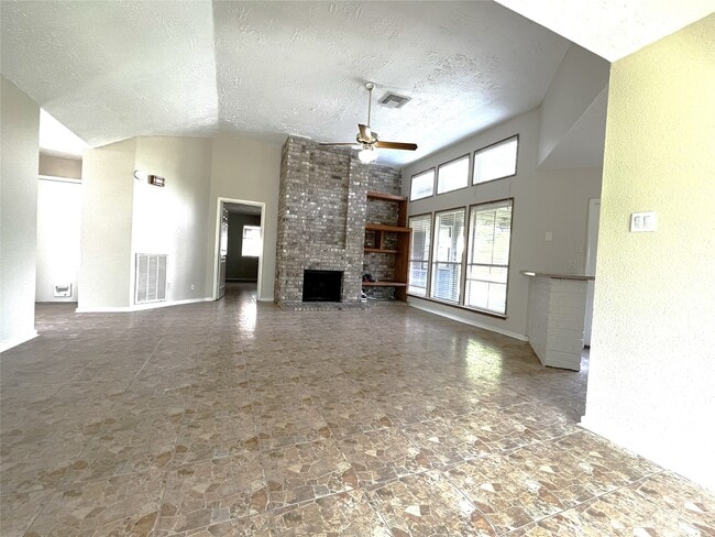 Building Photo - 339 El Toro Ln