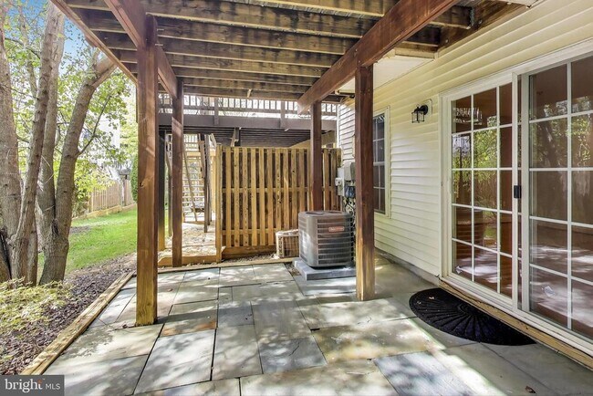 Building Photo - 6402 Spring View Pl