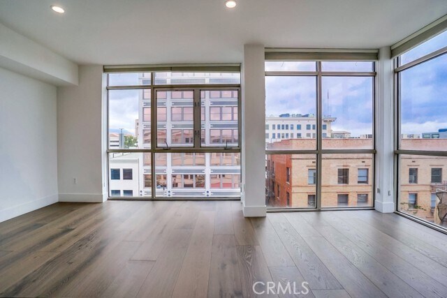 Building Photo - 35 N Raymond Ave