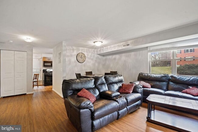 Building Photo - 405 N Beauregard St