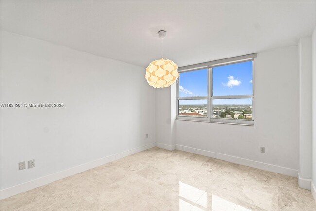Building Photo - 19501 W Country Club Dr