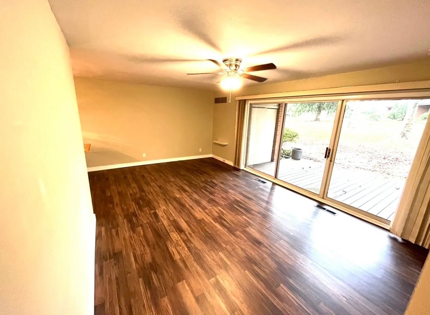 Building Photo - 429 Drummers Ln