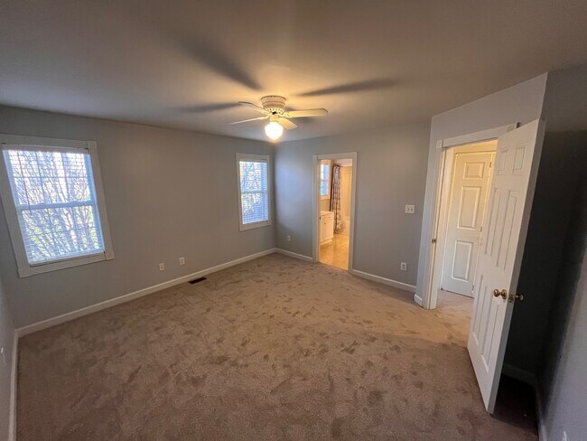 Building Photo - 118 Grande Meadow Way