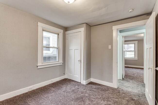 Building Photo - Renovated 3 Bed, 1 Bath Home in Swissvale - Covered Porch, Large Backyard - Available Now!