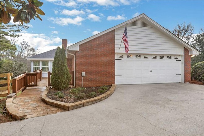 Building Photo - 600 Rounsaville Rd