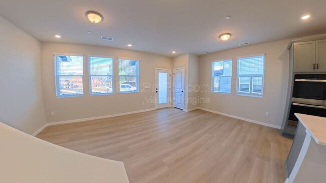 Building Photo - 776 Nob Hl Ln