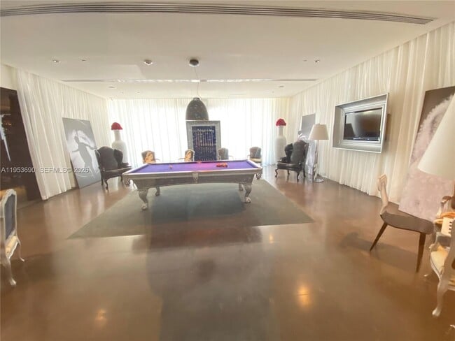 Building Photo - 465 Brickell Ave