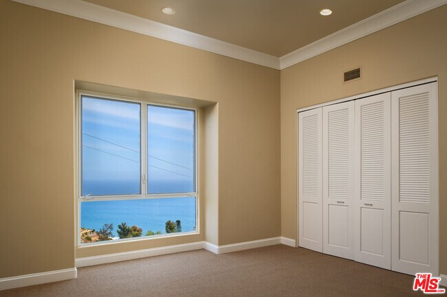 Building Photo - 3235 Rambla Pacifico St