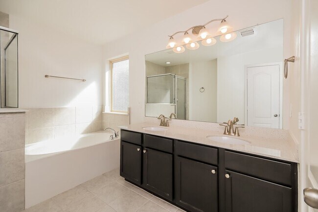 Building Photo - 5223 Gulf Stream Ln