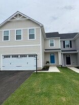 Beautiful new townhouse - 149 Thicket Dr