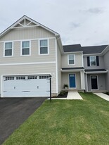 Beautiful new townhouse - 149 Thicket Dr