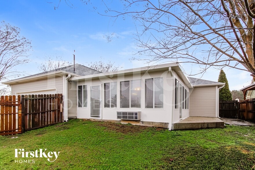 Building Photo - 2004 Plantation Pkwy