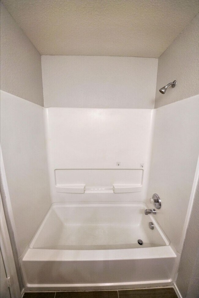 Building Photo - Beautiful home in the desirable Trails of Kensington Ranch, Schertz, TX - Realtor Commission: $500