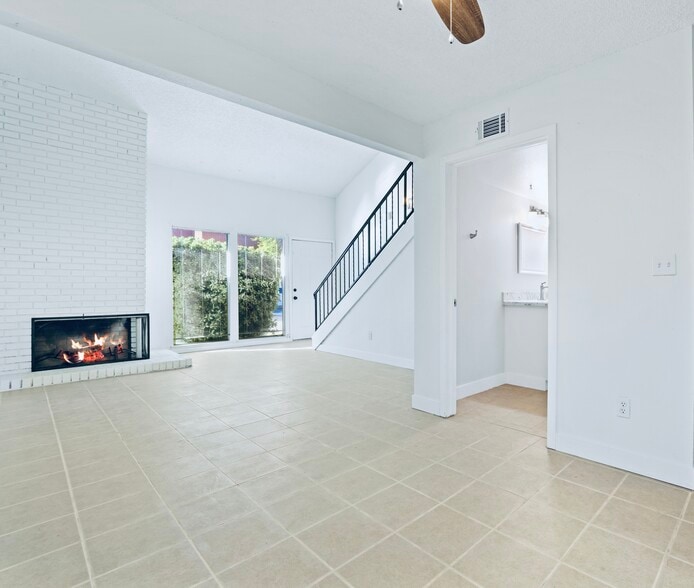 Building Photo - 1305 Sylvan Meadows Dr