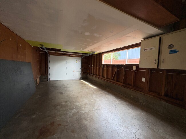 Building Photo - 3230 Onyx St